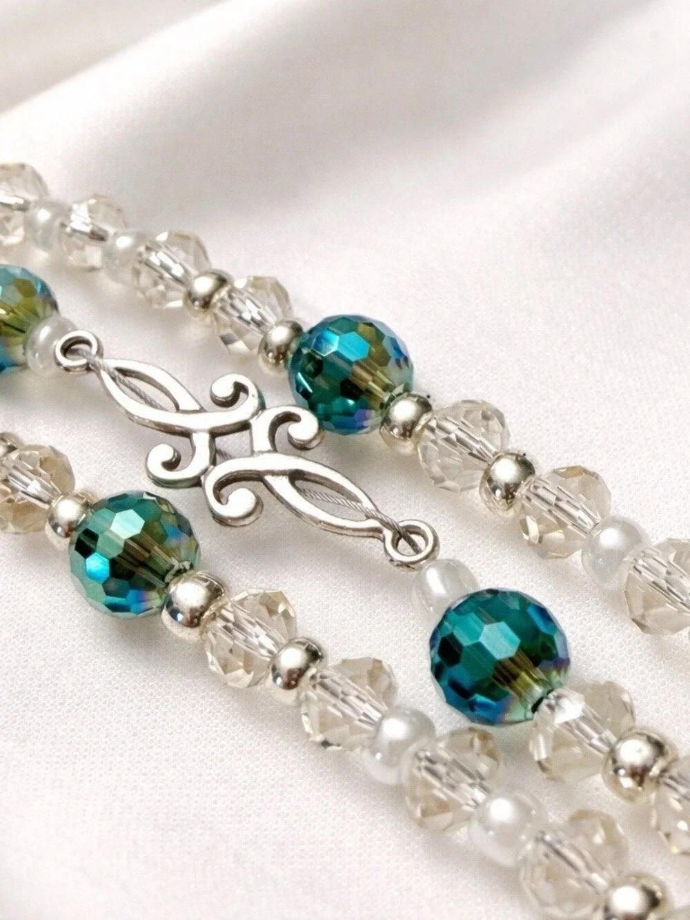 Reimagined Glass Crystal Bead Bracelet Silver Tone 6-8 Inch